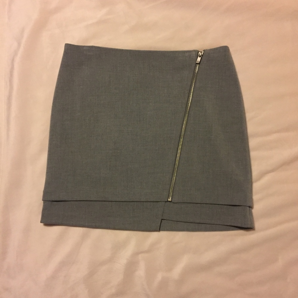 H&M Divided Gray Zipper Mini Skirt